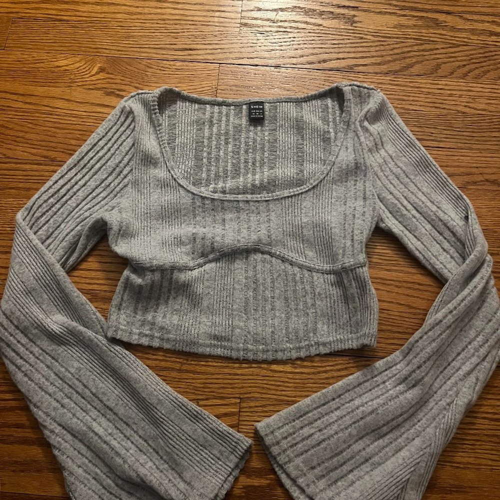Grey ribbed crop top with flared sleeves